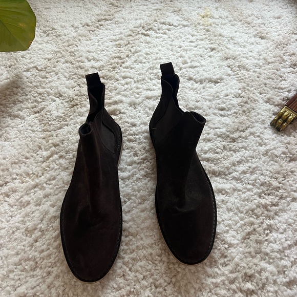 Brown Chelsea boots near new condition warn 3 times - Picture 3 of 8